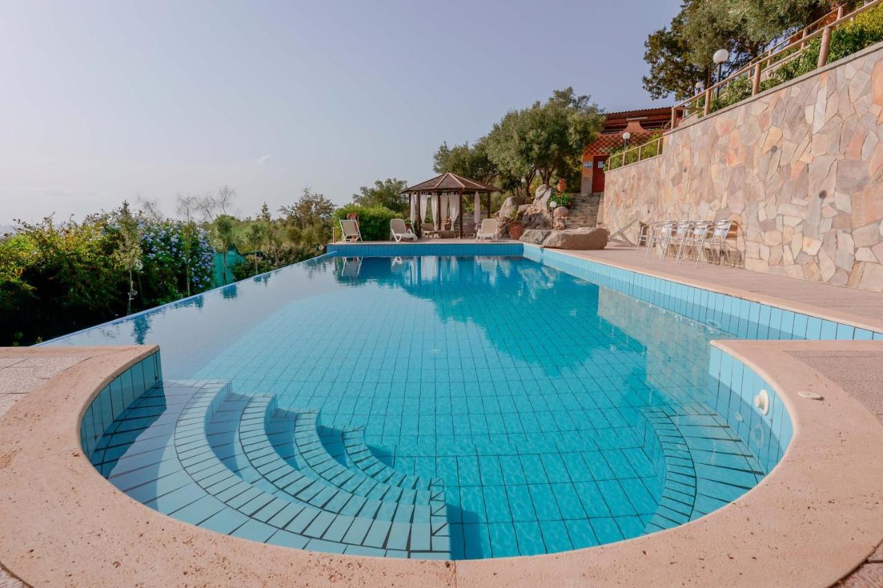 Cedri 14 Guest House กาปิตานา ภายนอก รูปภาพ